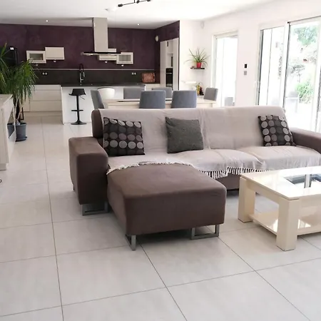 Alpilles: Contemporary Retreat With Pool In * Aureille